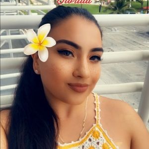 Meet your Posher, Dionicia
